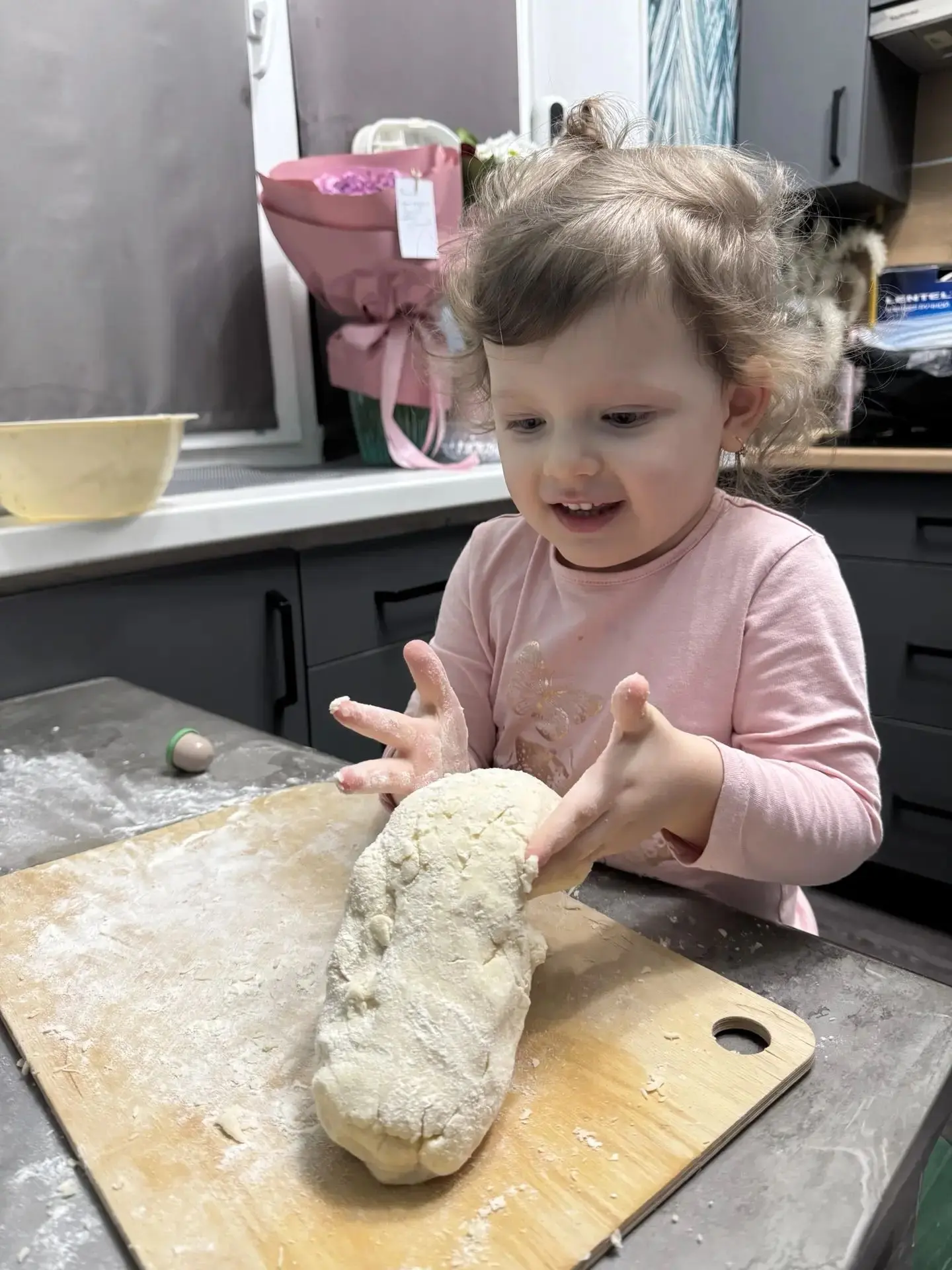 Коновалова Николь-мамина помощница🥰