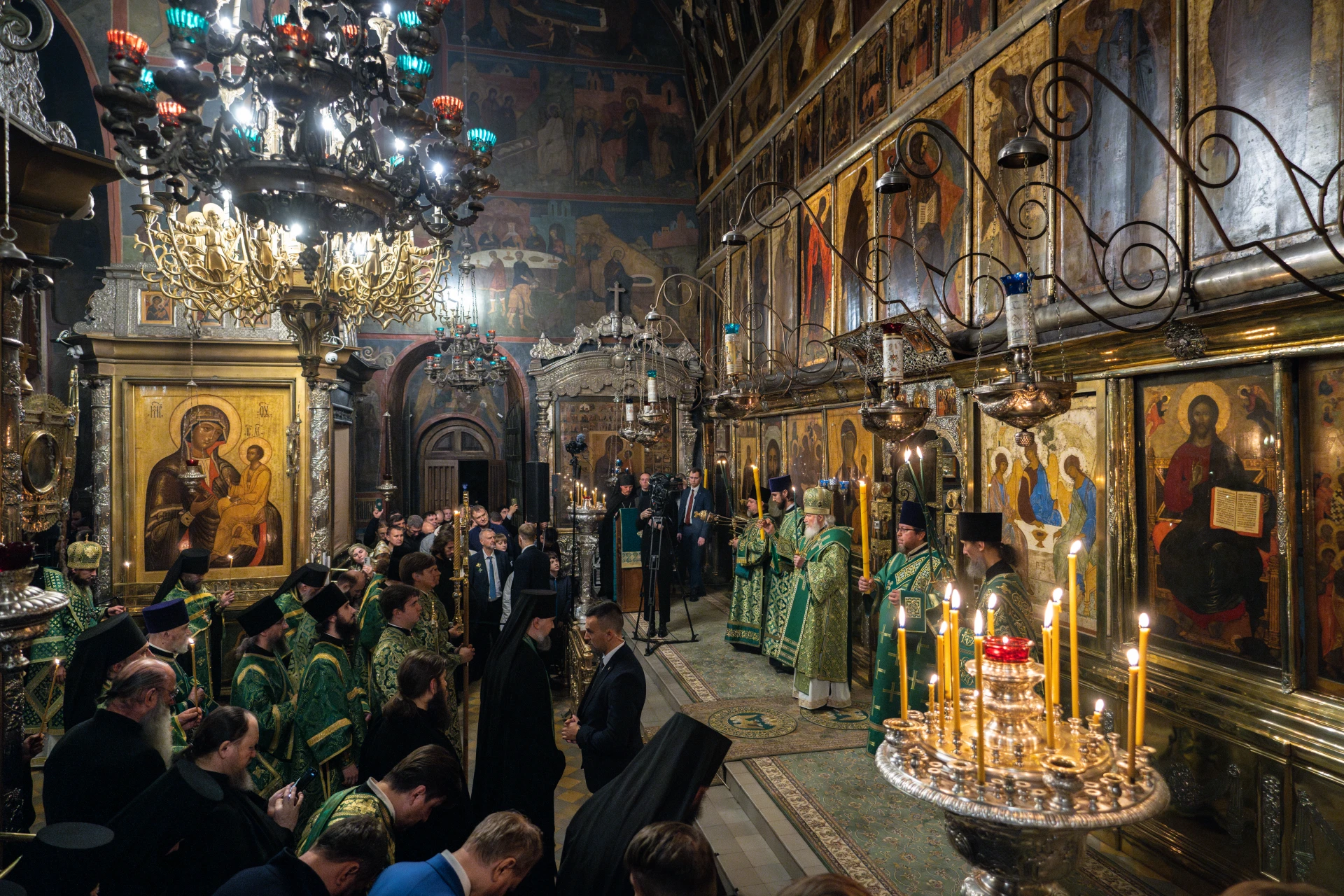 Патриаршее служение в Троице-Сергиевой Лавре в канун дня памяти преподобного Сергия Рад...