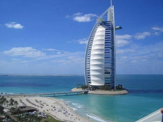 🇦🇪 Отдых в ОАЭ для россиян подешевел на 40% — средний чек при бронировании поездки со...