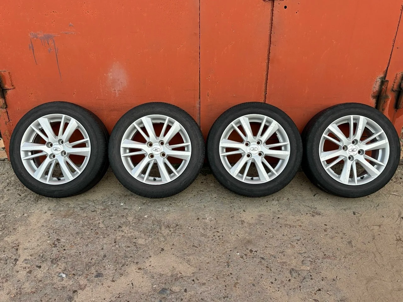 Продам оригинальные колёса R15 гранта ФЛ на летнeй резине Viatti 185/55/15. Подойдёт на...