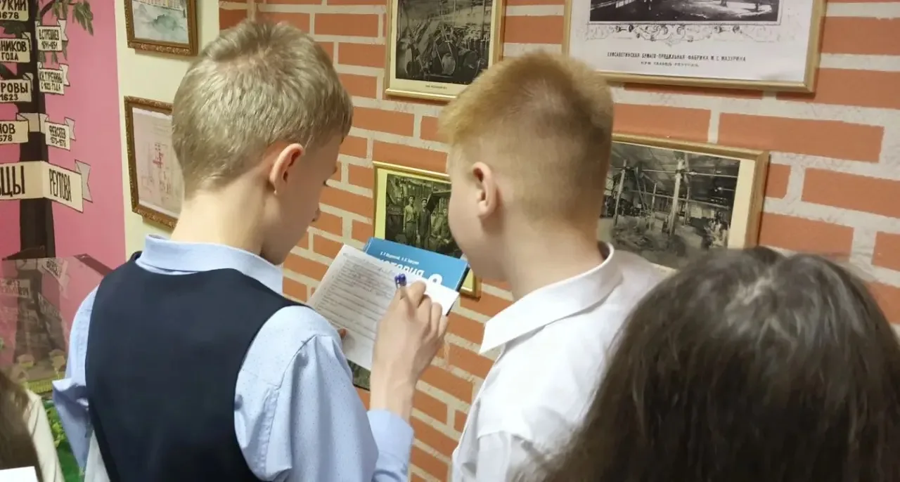 НАШИ #ШкольнаяЖизнь #Экскурсии #История #НашиАктивности  В школьном историко-краеведческом музее пер