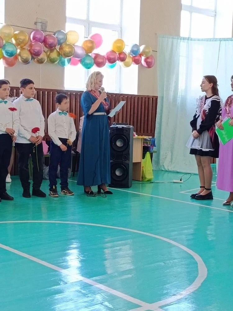 ПОСЛЕДНИЙ ЗВОНОК – НОВАЯ СТРАНИЦА В ЖИЗНЬ КАЖДОГО ВЫПУСКНИКА!