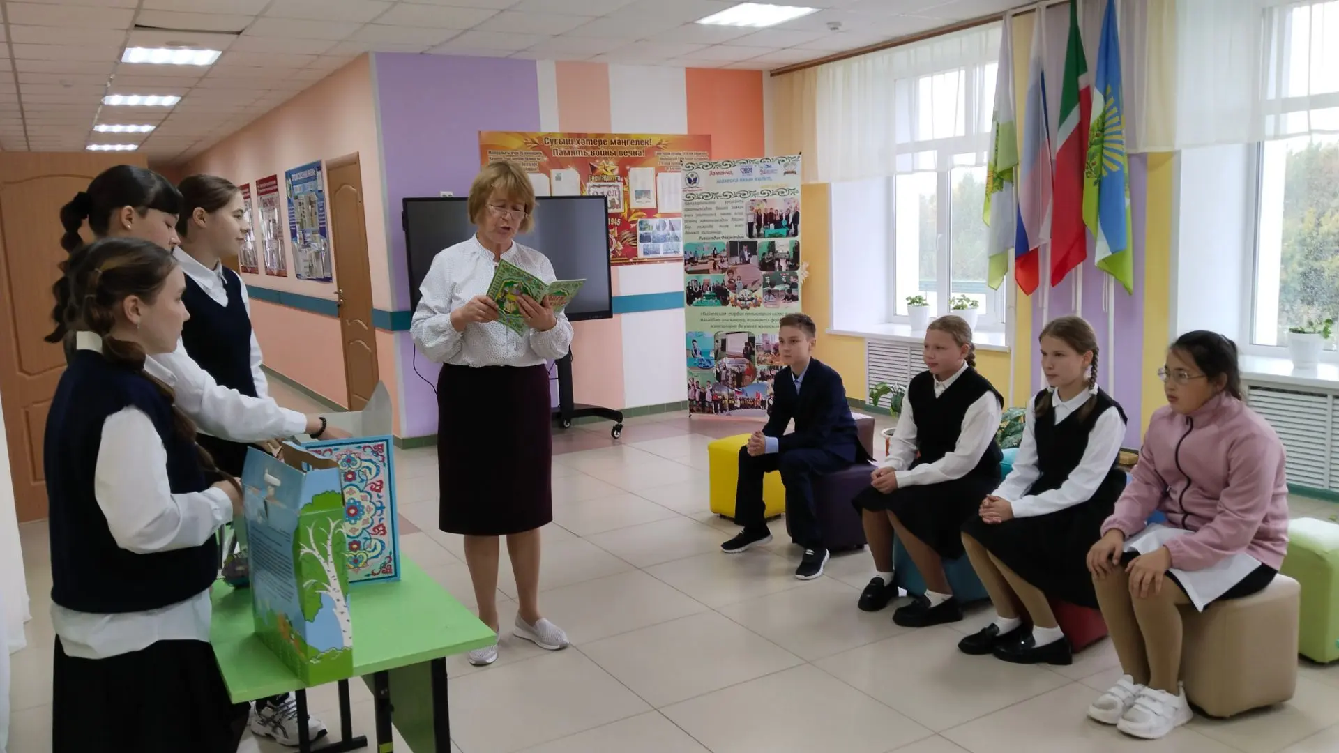 В школе отметили День языков народов Российской Федерации.  В рамках празднования состо...
