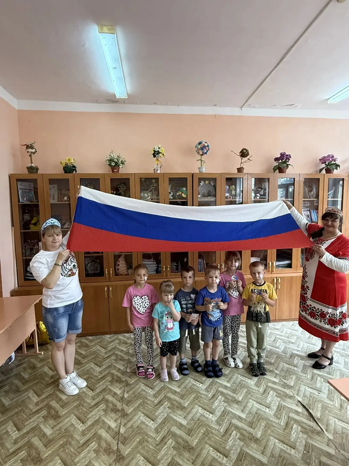 «Под флагом твоим, дети твои» — наша душа нараспашку!