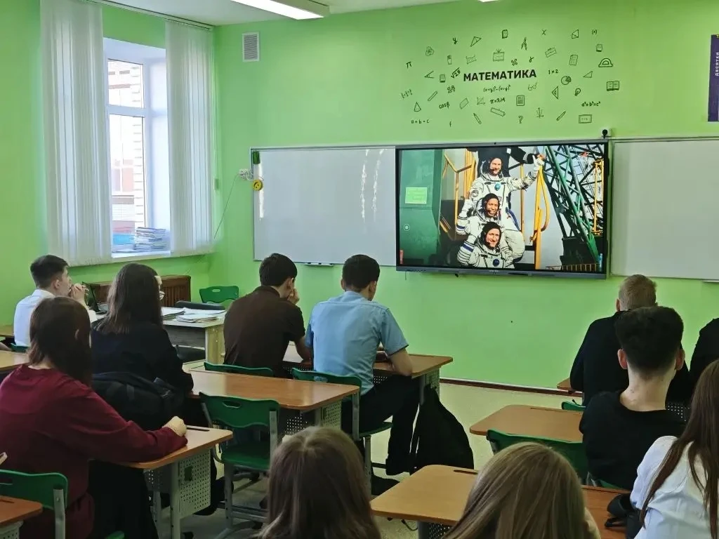 🚀 Сегодня, 6 апреля, в нашей школе состоялось очередное занятие «Разговоры о важном». Оно было приур