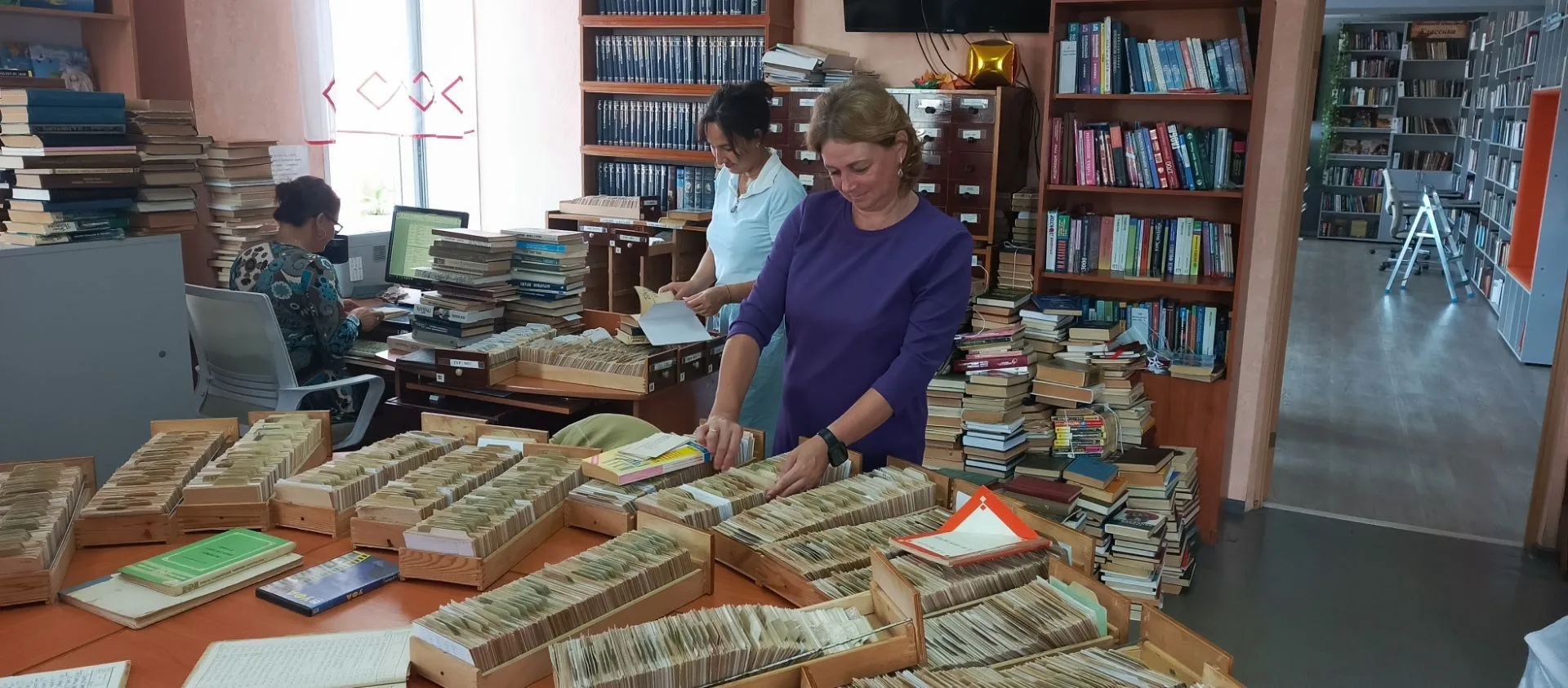 📚📖В нашей библиотеке продолжается плановый процесс списания изданий. Это не утилизация ради освобо