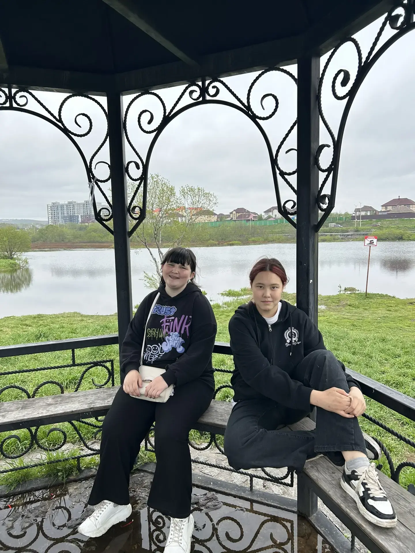 🌤️☀️🌦️ Сегодняшний девиз: «Вперёд, к природе!»

Наши ребята побывали на озере Медвежье! 😍

Прогул