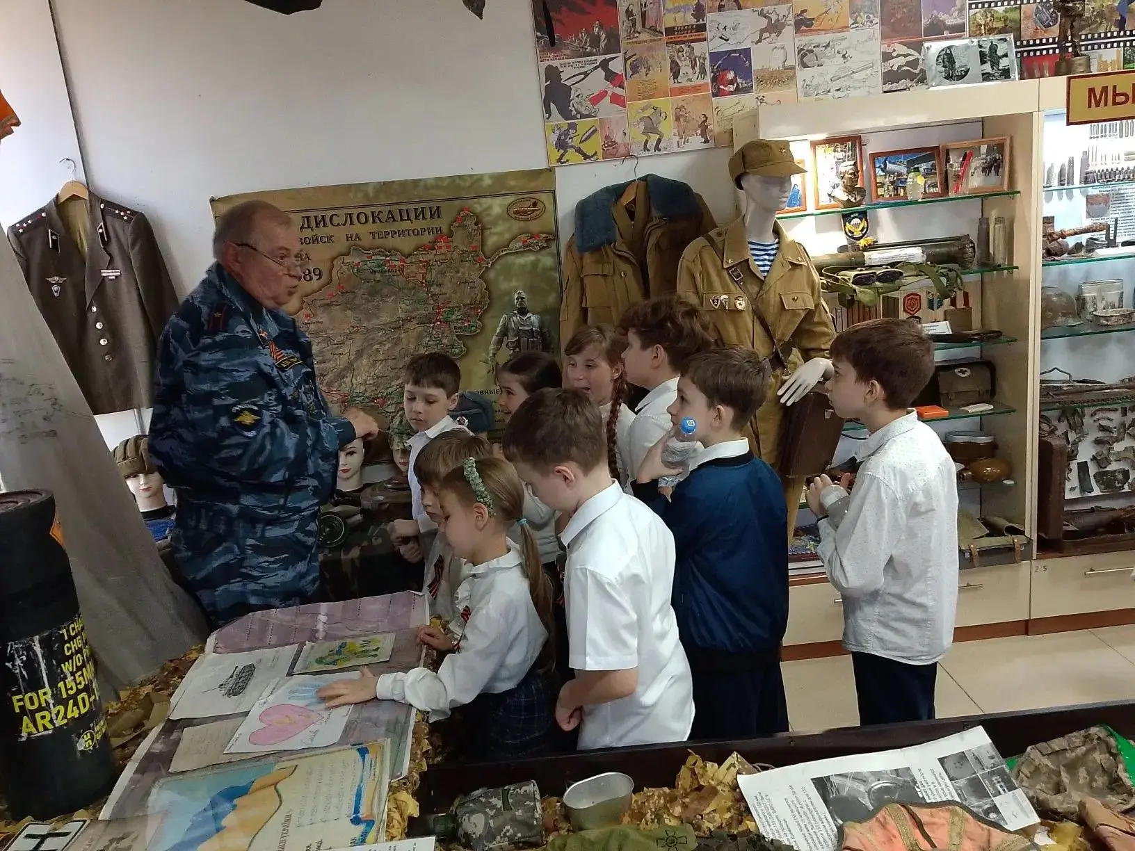 🌟Экскурсия в Военно-исторический музей "Подвиг"! 🌟  🎗В преддверии праздника 9 мая учащиеся 3Б и 2В к