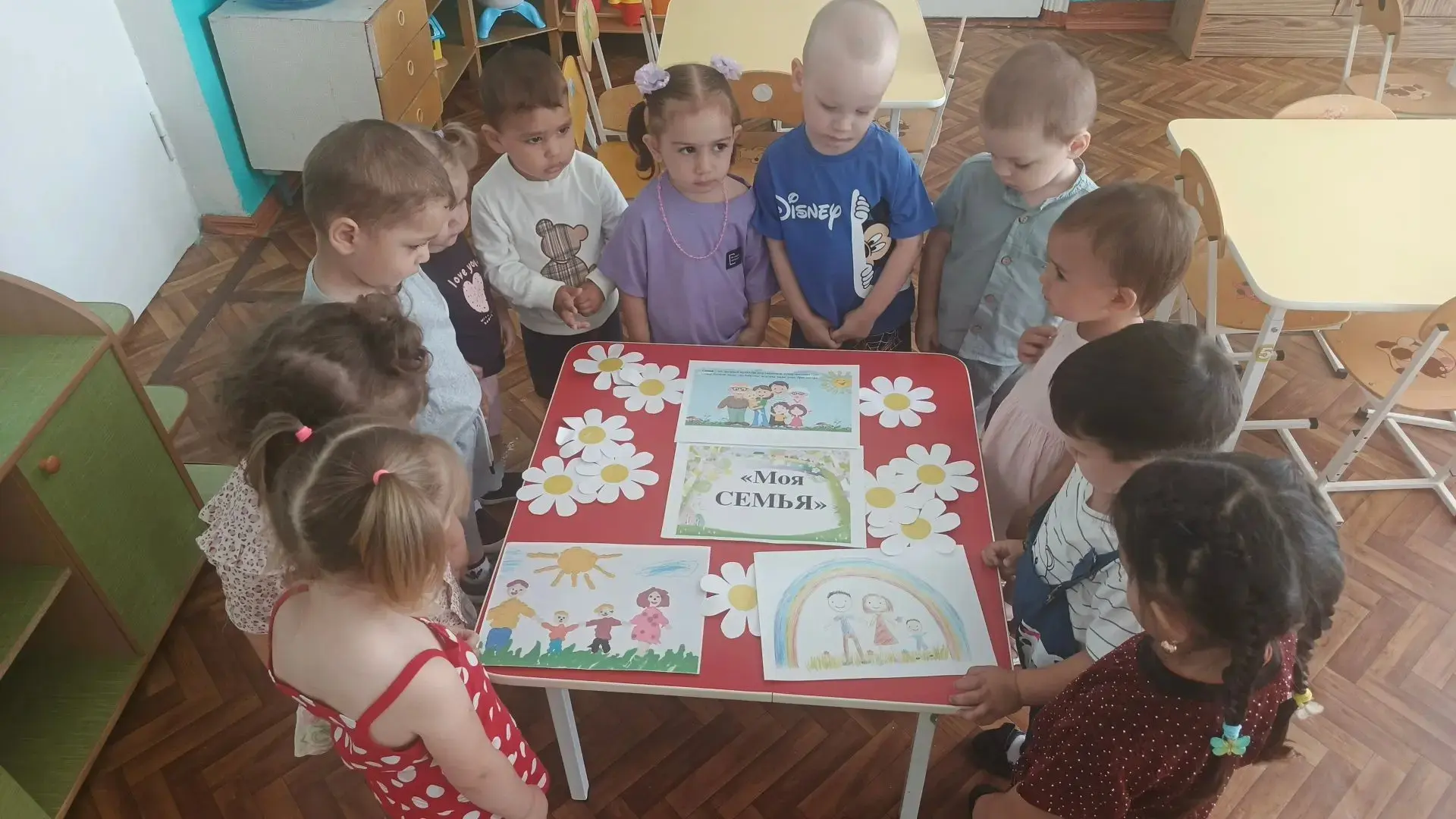 8 июля в России отмечается  праздник – День семьи, любви и верности.