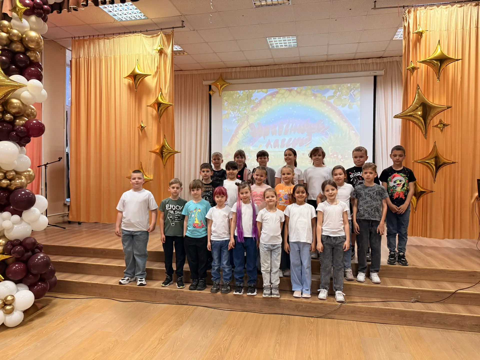 ✨ Наш лагерь «Искрята» официально открыт! ✨
Сегодня у нас был особенный день — тёплый, шумный и очен