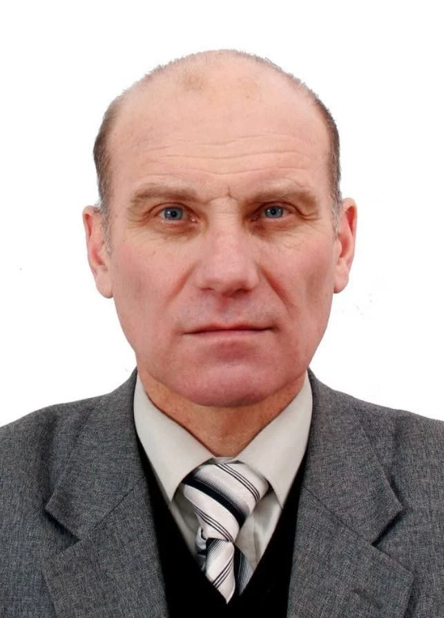 😰 Погибший пилот — заслуженный лётчик-испытатель России, 70-летний Пётр Тутакин.