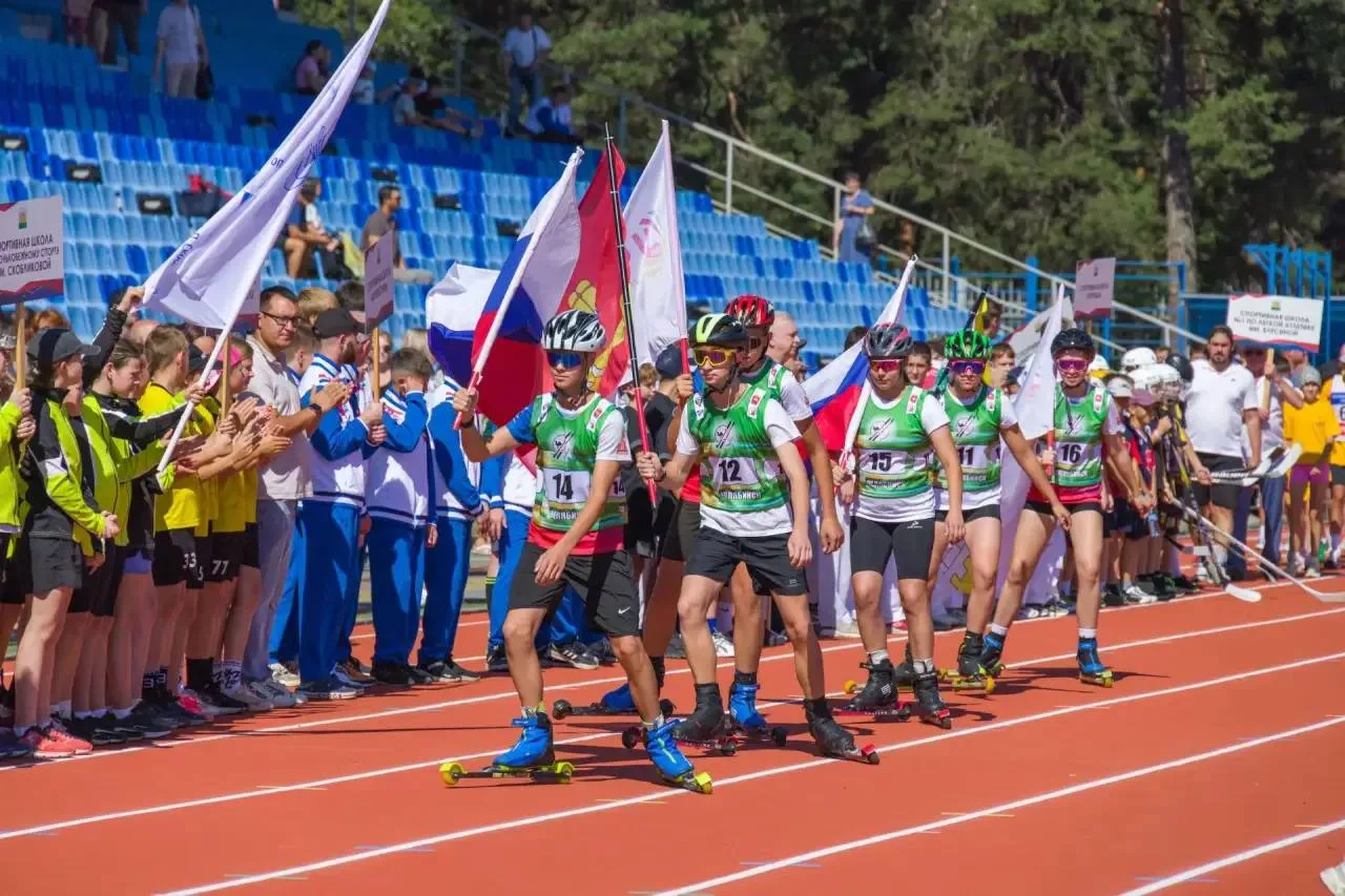 Более 1000 спортсменов прошли парадом на стадионе Елесиной в Челябинске

Спортивный праздник на стад