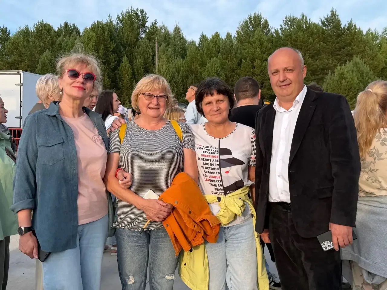 ✨ В Усть-Илимске открылось ещё одно место для прогулок, встреч и отдыха — городская наб...
