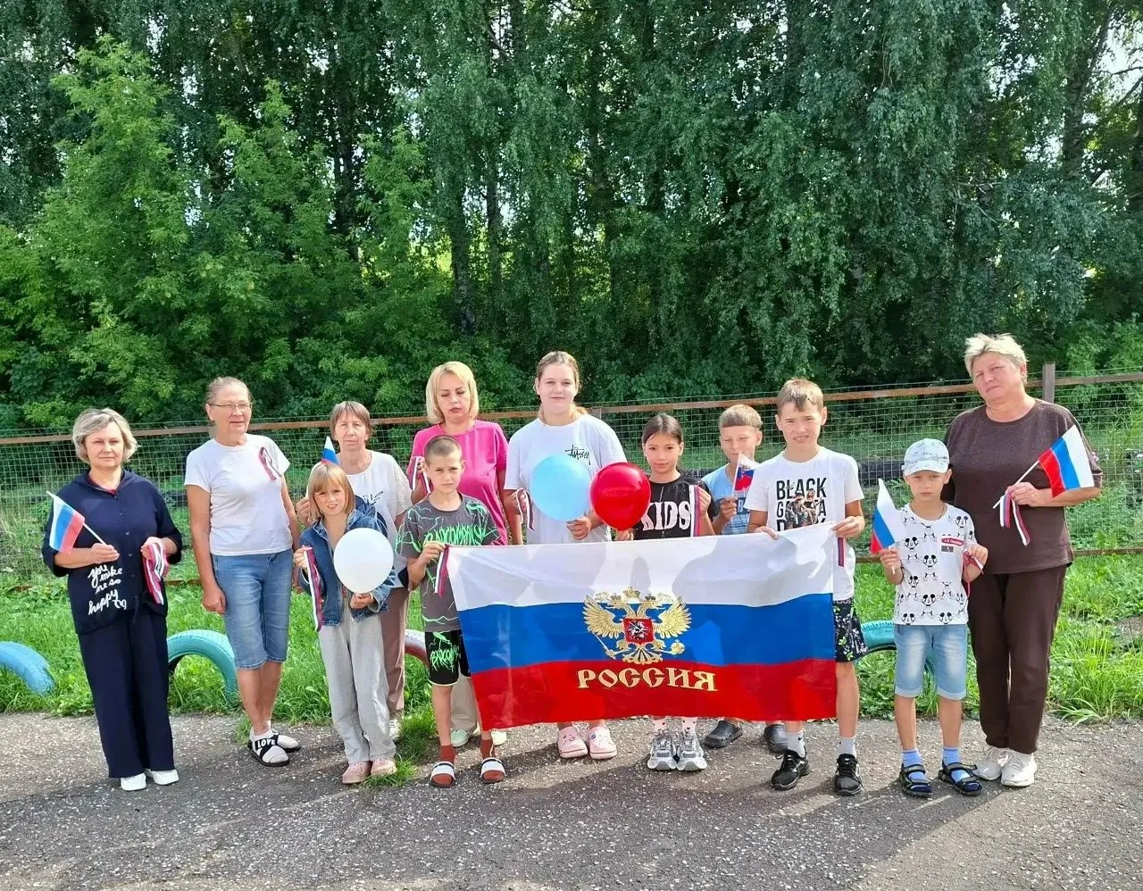 🇷🇺 22 августа, в День государственного флага Российской Федерации, работники культуры...