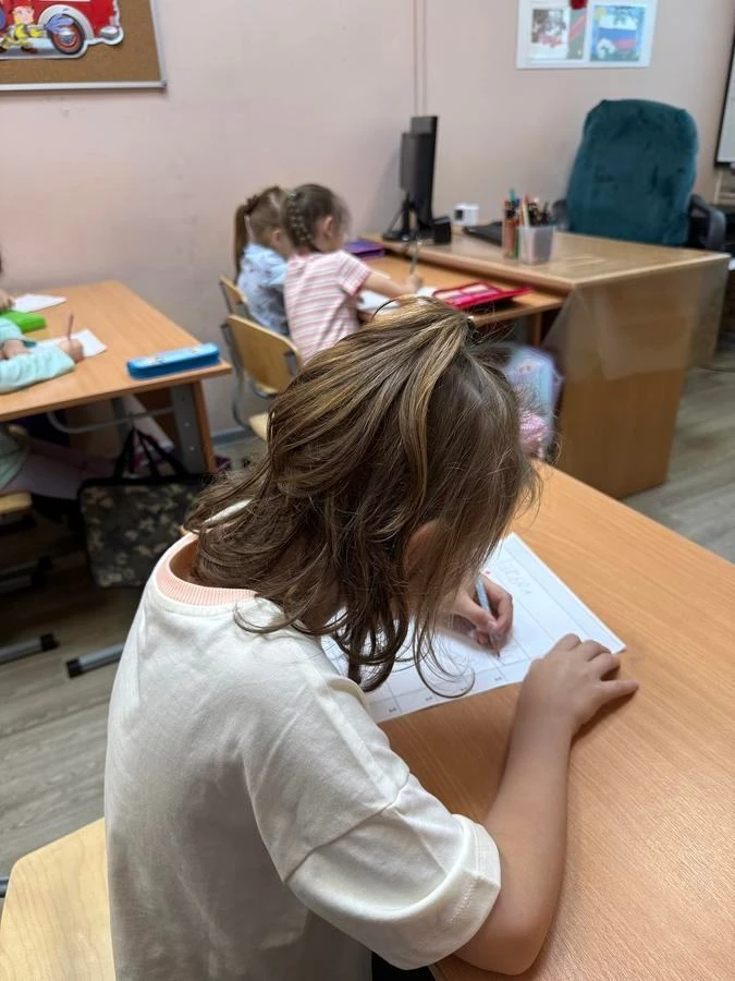 В МБОУ ДО ЦРТДЮ по адресу Стахановская, 16 прошёл квиз «Майский привет», который провел...