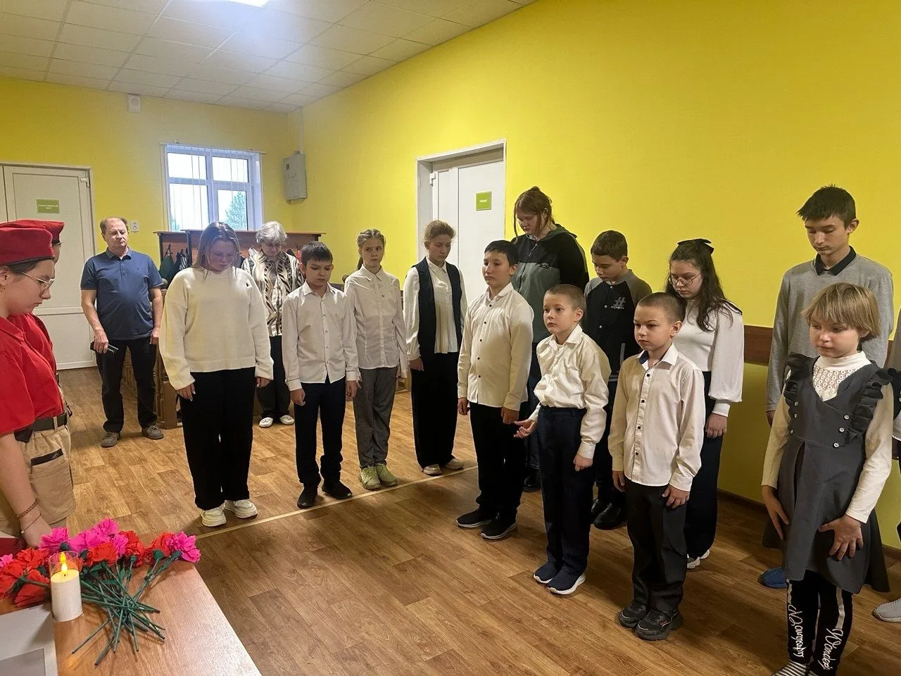 8 декабря в школе прошла торжественная линейка и Вахта памяти, посвященные Дню Героев О...