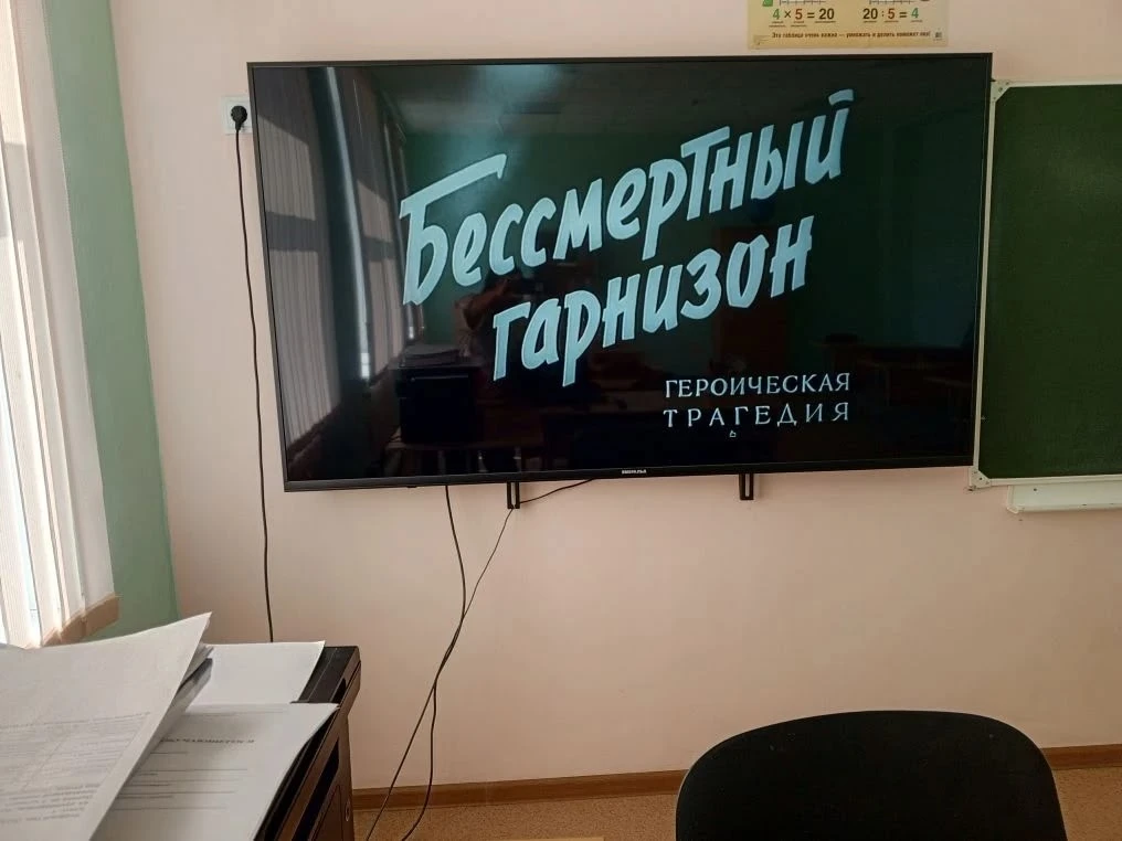 Вот и пролетели первые 12 дней в нашем пришкольном лагере "Орлята"! Время здесь летит незаметно, нап