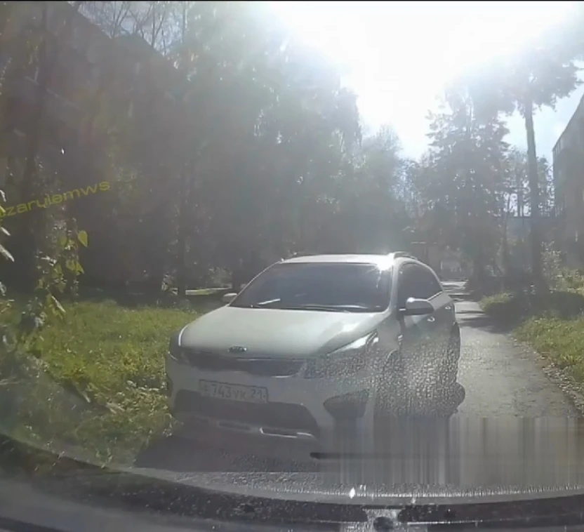 👮🏻‍♂️😳В Чебоксарах полицейские нашли водителя, нарушившего ПДД и угрожавшего участни...