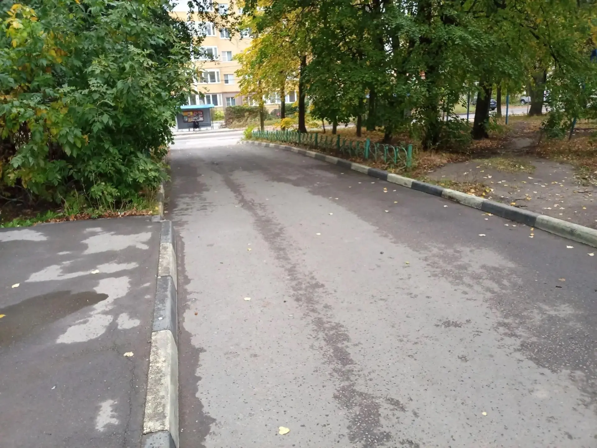 Продолжаем работы по обслуживанию домов и придомовых территорий. На этой неделе: