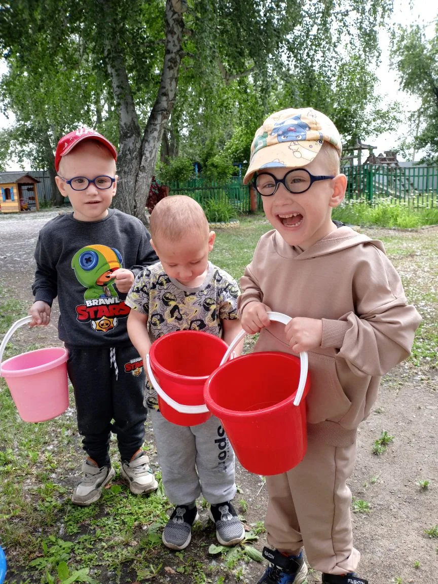 Трудовое воспитание в детском саду направлено на: 
• формирование положительного отношения к труду, 