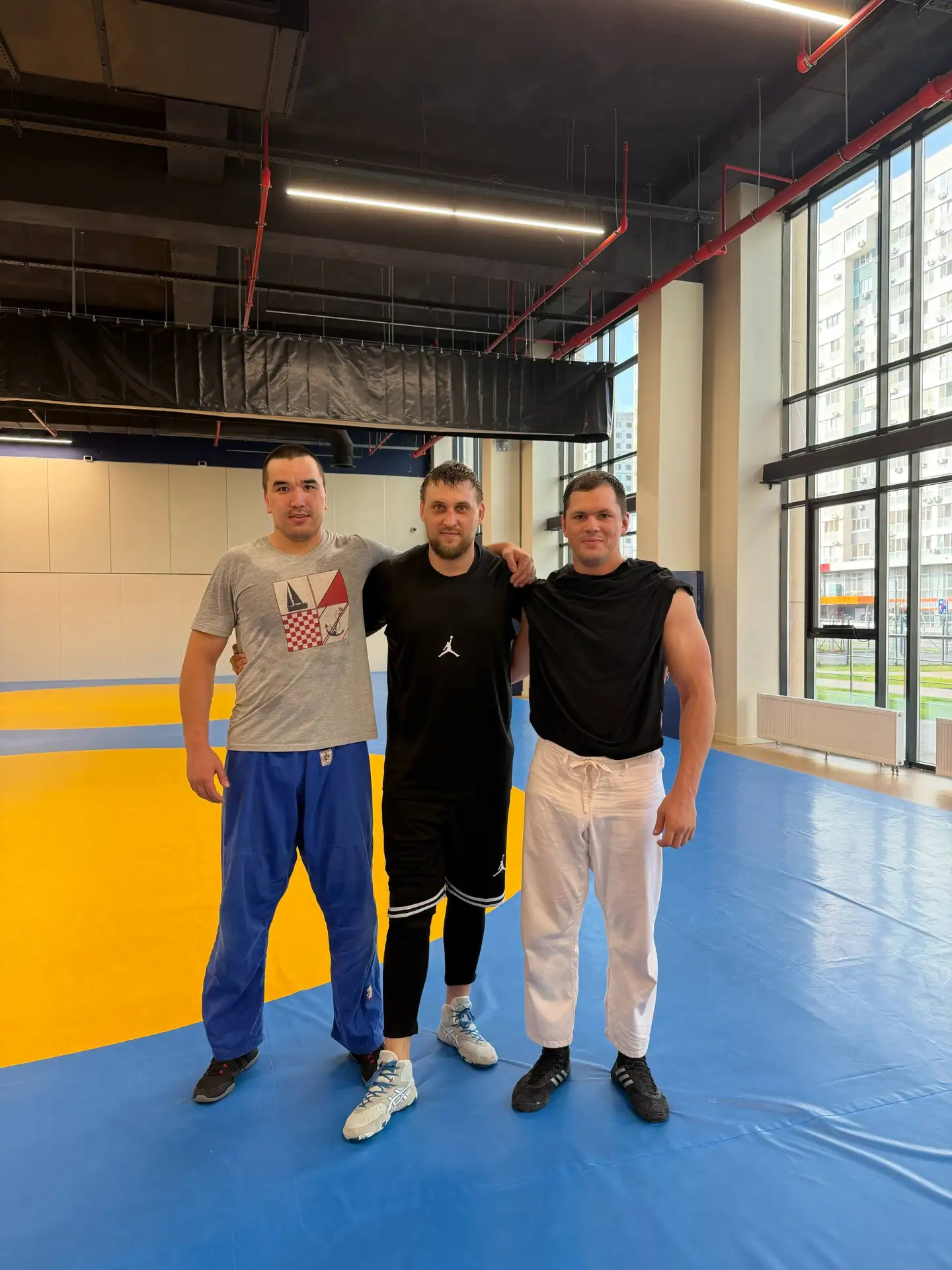 Тренируемся в сборной 👊 
Руслан скоро в Киргизию на турнир международный.
А мне надо мастера осилит