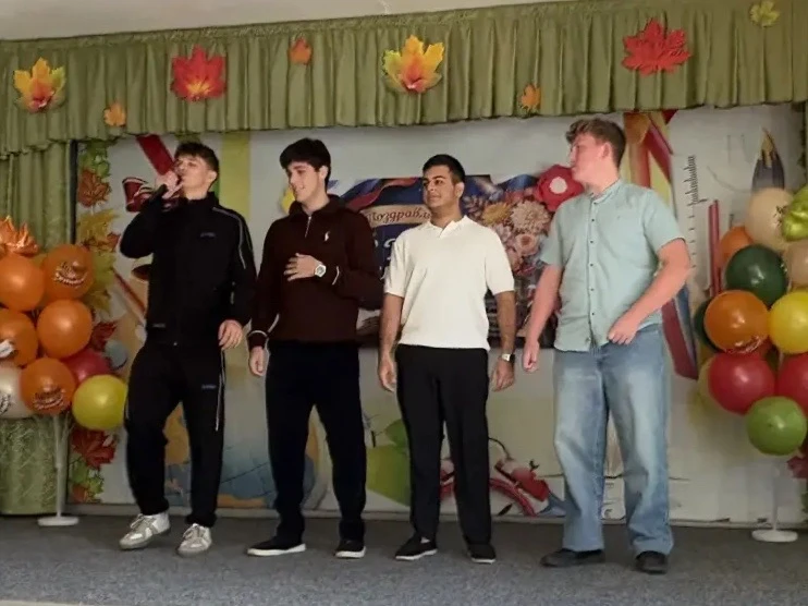 🎉 11 «А» И 11 «Б» ПОДАРИЛИ УЧИТЕЛЯМ НАСТОЯЩИЙ ПРАЗДНИК! 🎉
