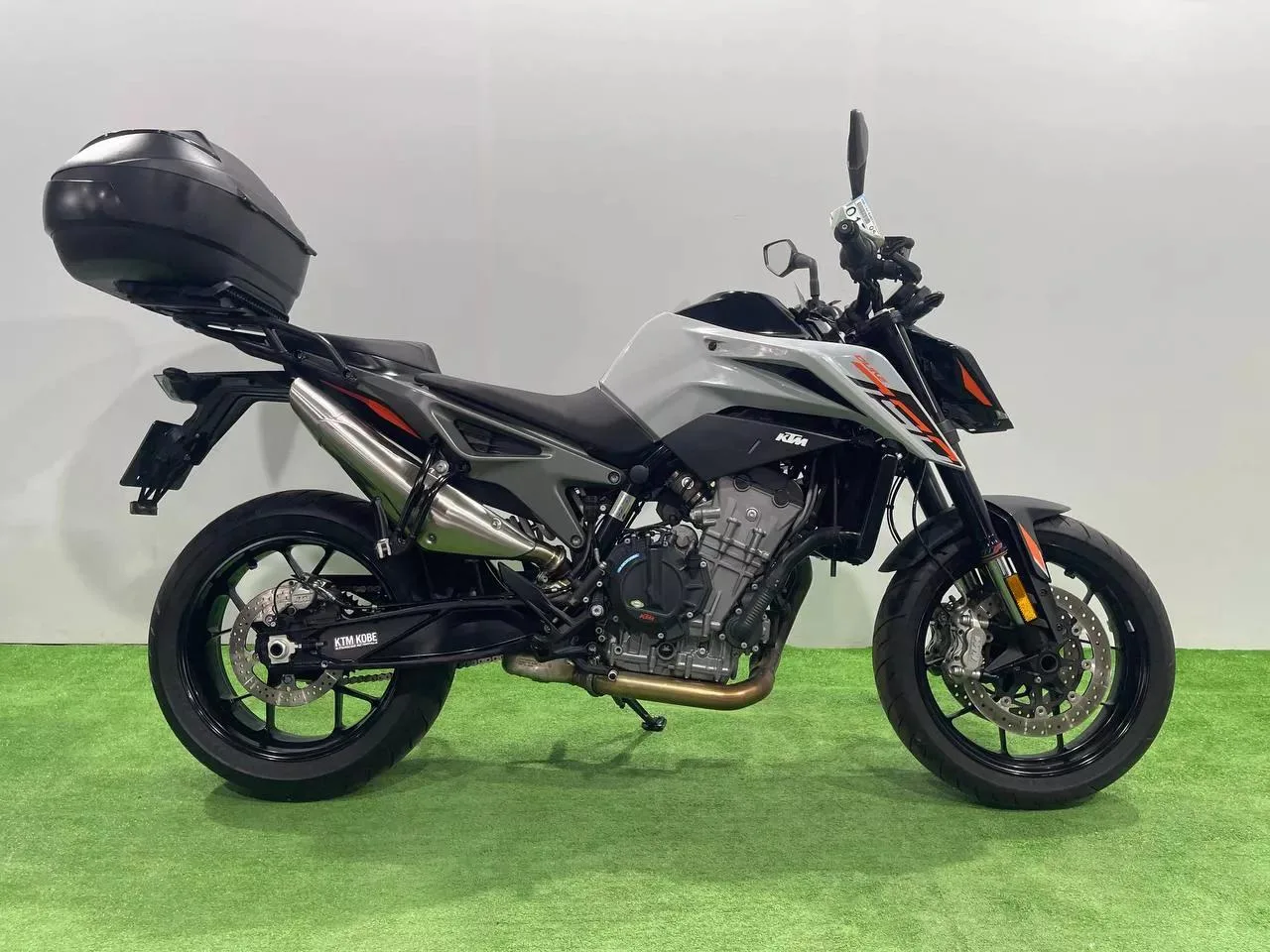 KTM 790 DUKE в наличии во Владивостоке  Характеристики:  - 2023 год - объем 790 см3 - Аукцион BDS - 