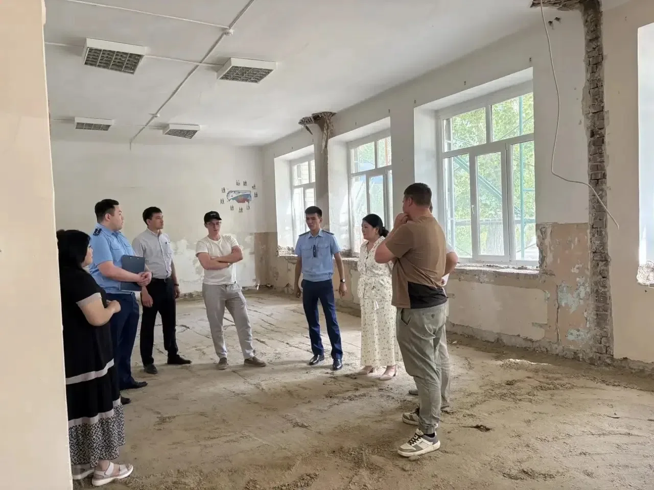 🏫 Держим на контроле: ход капитального ремонта в Многопрофильной гимназии г. Лагань!

Вчера состоял