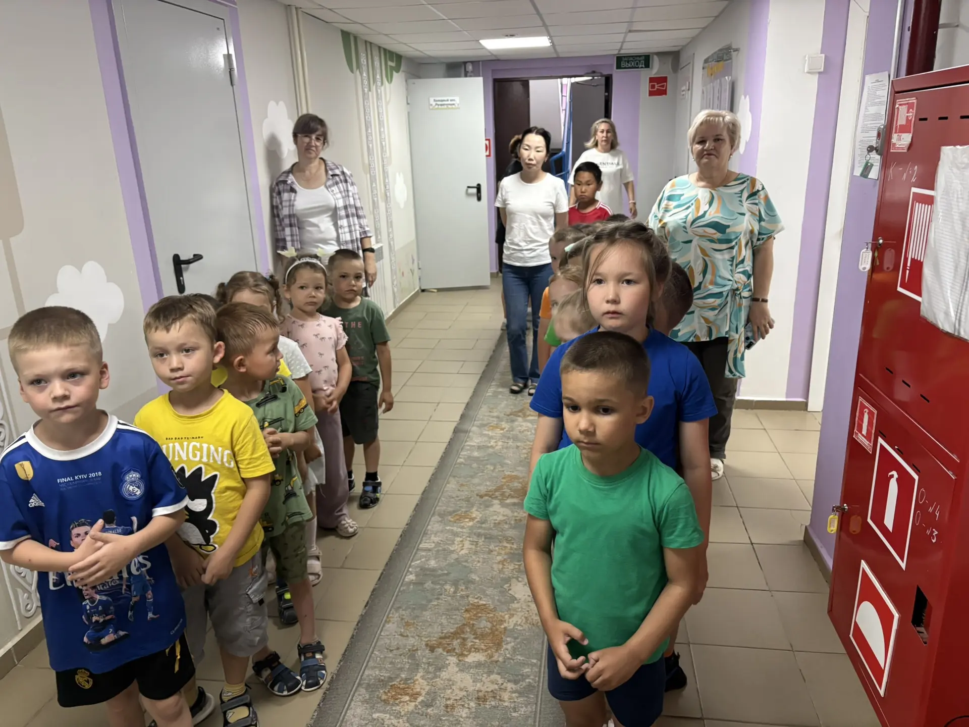Сегодня старшие дети детских садов «Березка» и «Теремок» участвовали в квест-игре: они ...