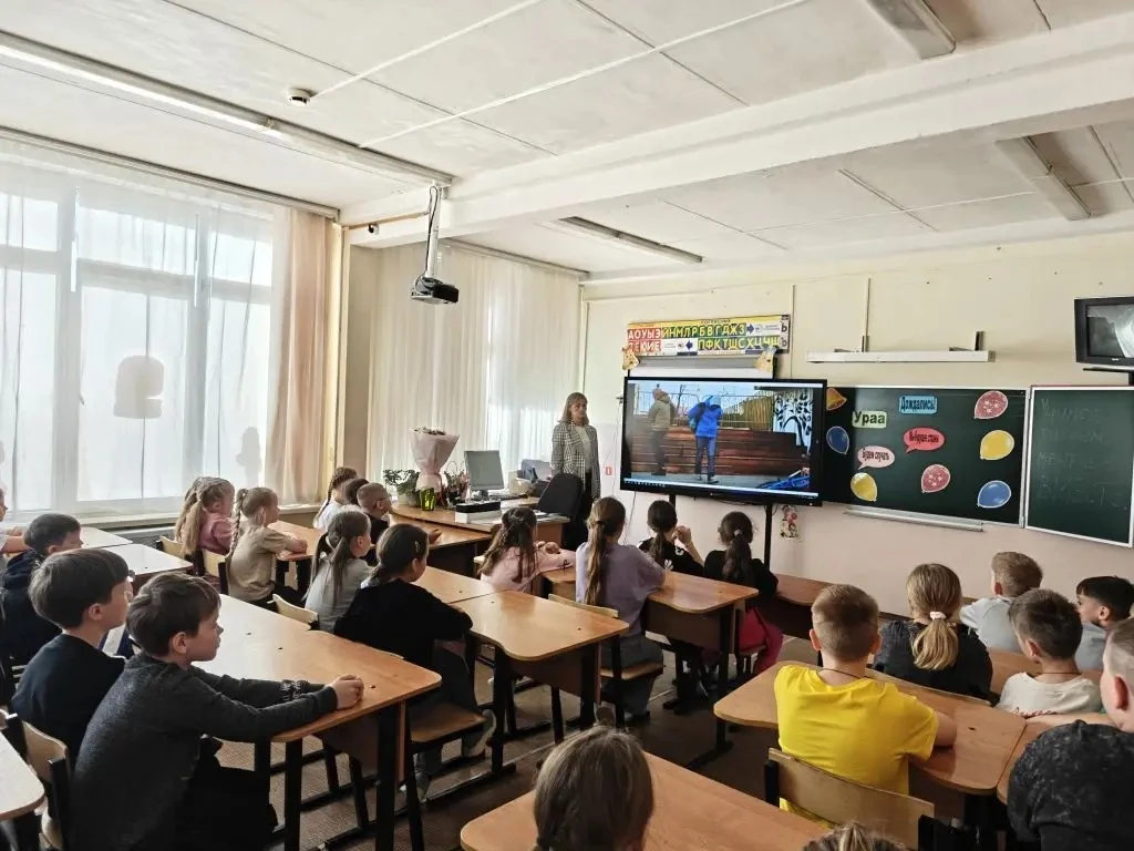 В нашем школьном лагере прошли профилактические беседы о правилах поведения на железной дороге. 🛤️

