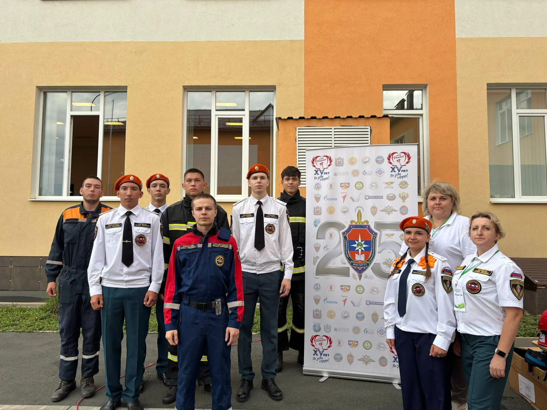 Аттестованные студенты-спасатели СПСО «Феникс» уже в Пономаревском районе! Сегодня они ...