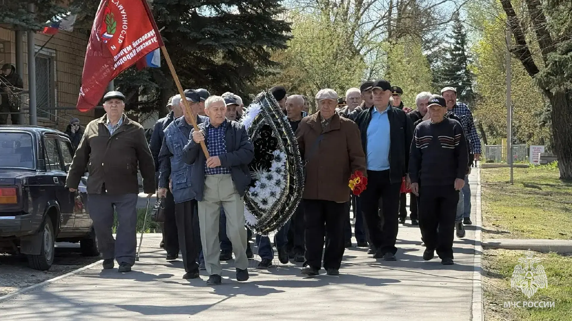 Сотрудники МЧС России приняли участие в митинге-реквиеме, посвященном 40-летию Чернобыльской трагеди