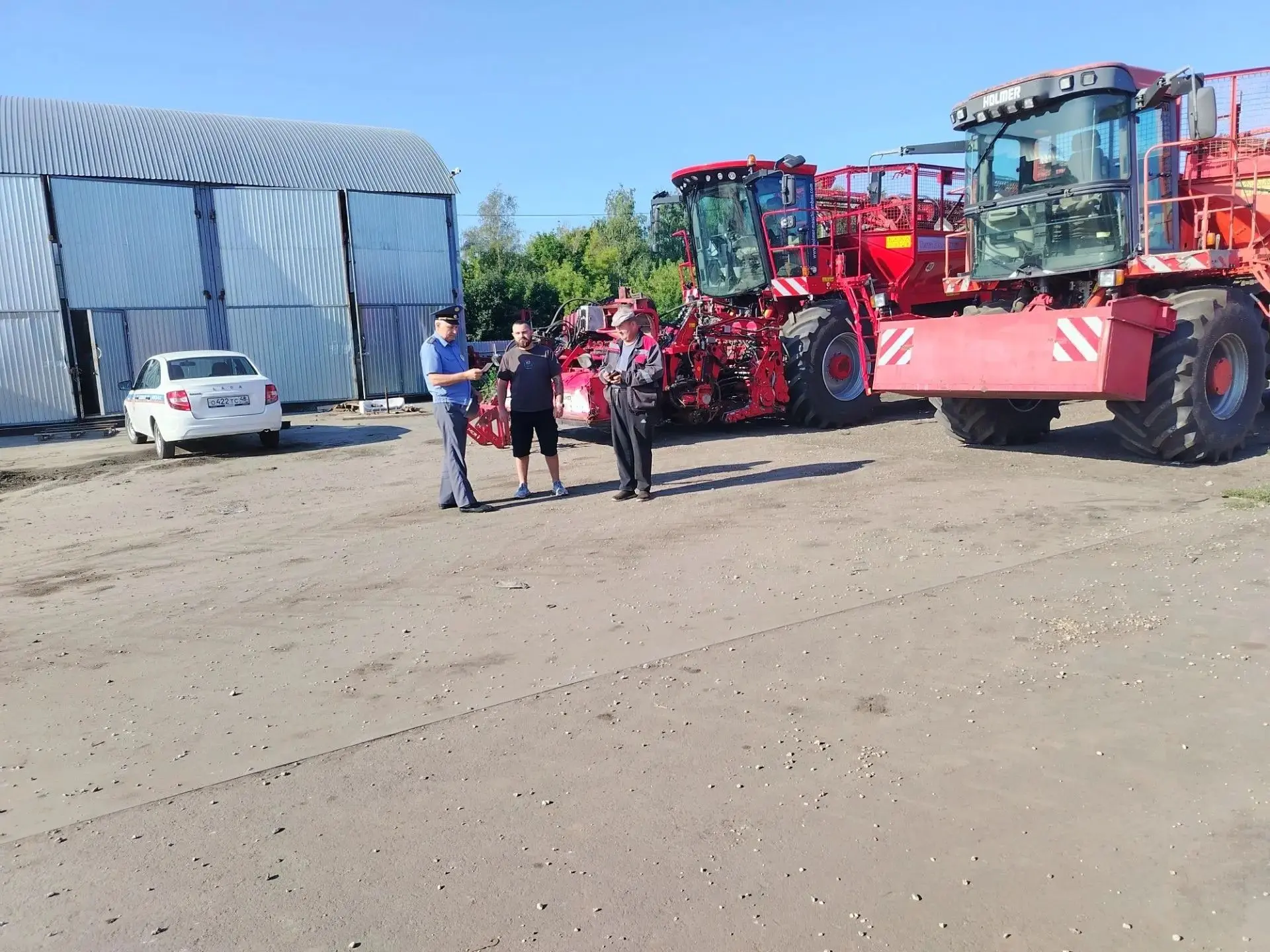 В Воловском округе завершается подготовка свеклоуборочной техники к сезонным работам
