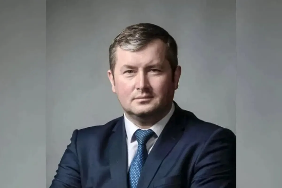 Советник губернатора Ленинградской области по территориям Михаил Присяжнюк еженедельно ...