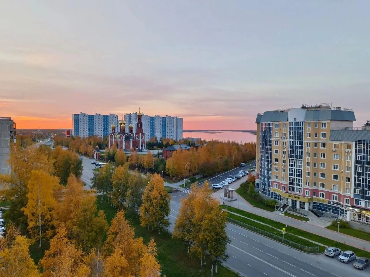 Красивый рассвет из окна нашей подписчицы. Спасибо ей за фото ❤️