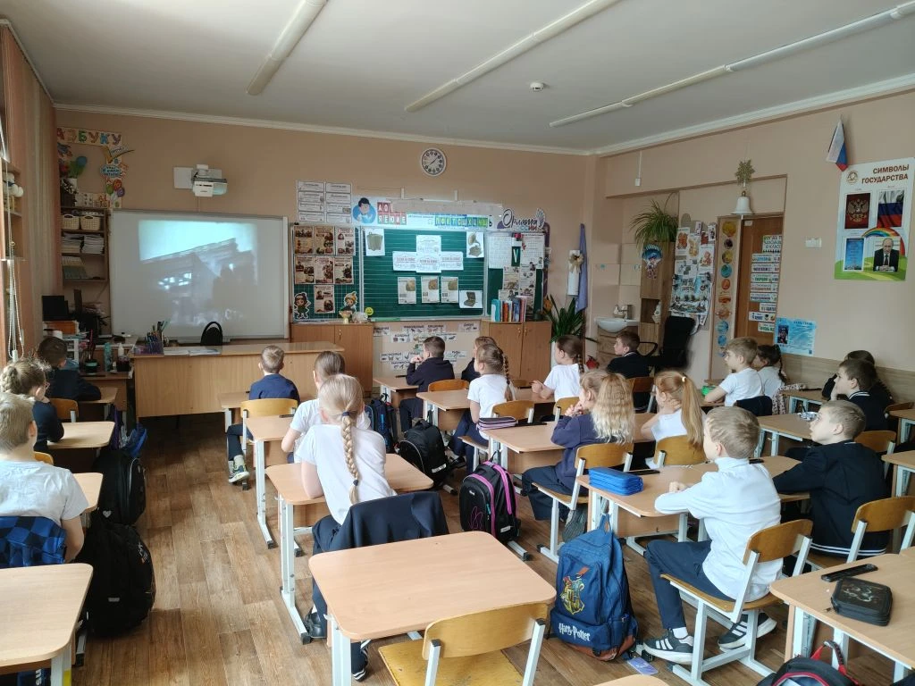 💥 РАЗГОВОРЫ О ВАЖНОМ 💥  Сегодня, 4 мая, во всех классах нашей школы — от 1‑го до 11‑го — прошли «Раз
