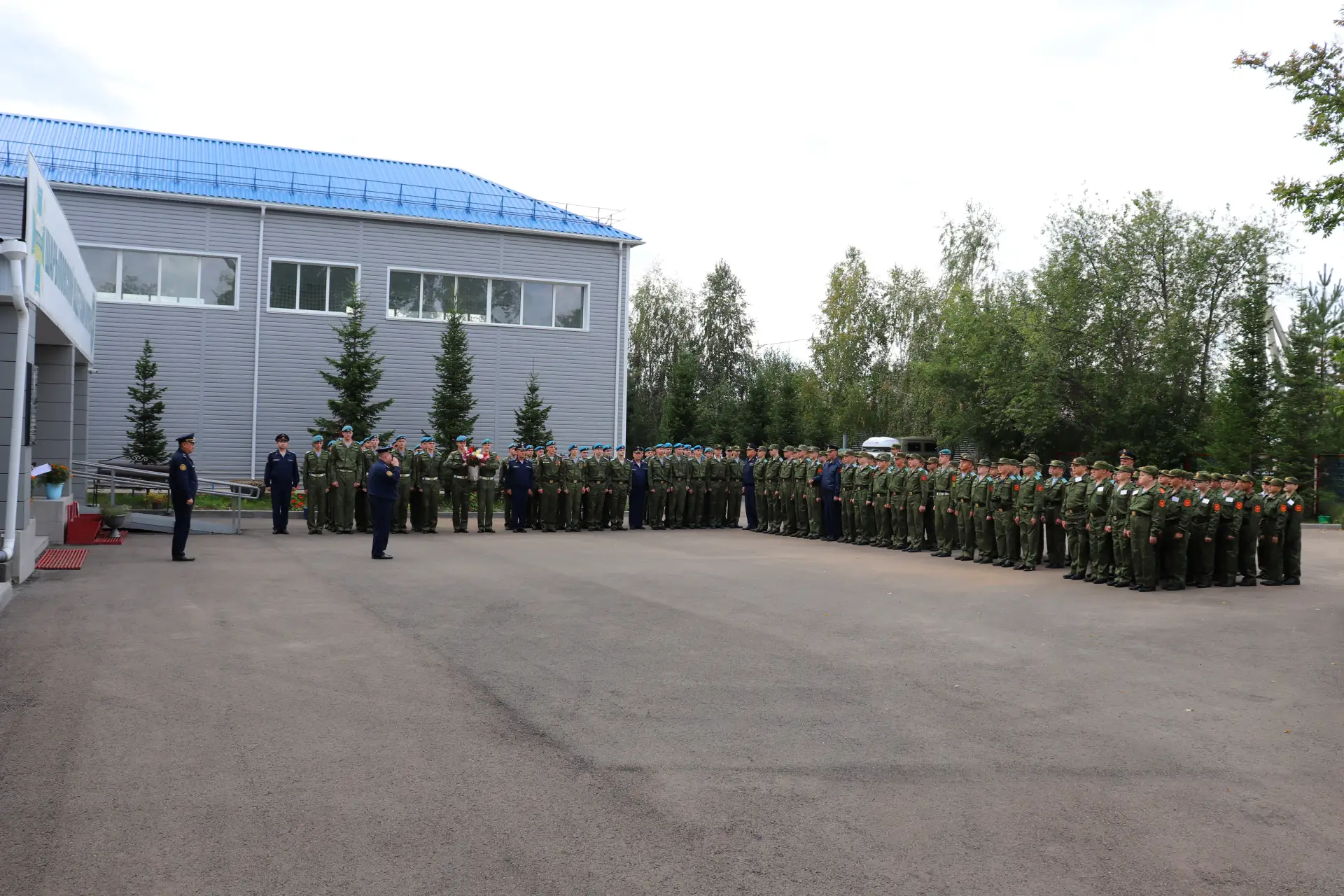Кадеты, офицеры, педагоги  сотрудники кадетского корпуса приняли участие в митинге, пос...