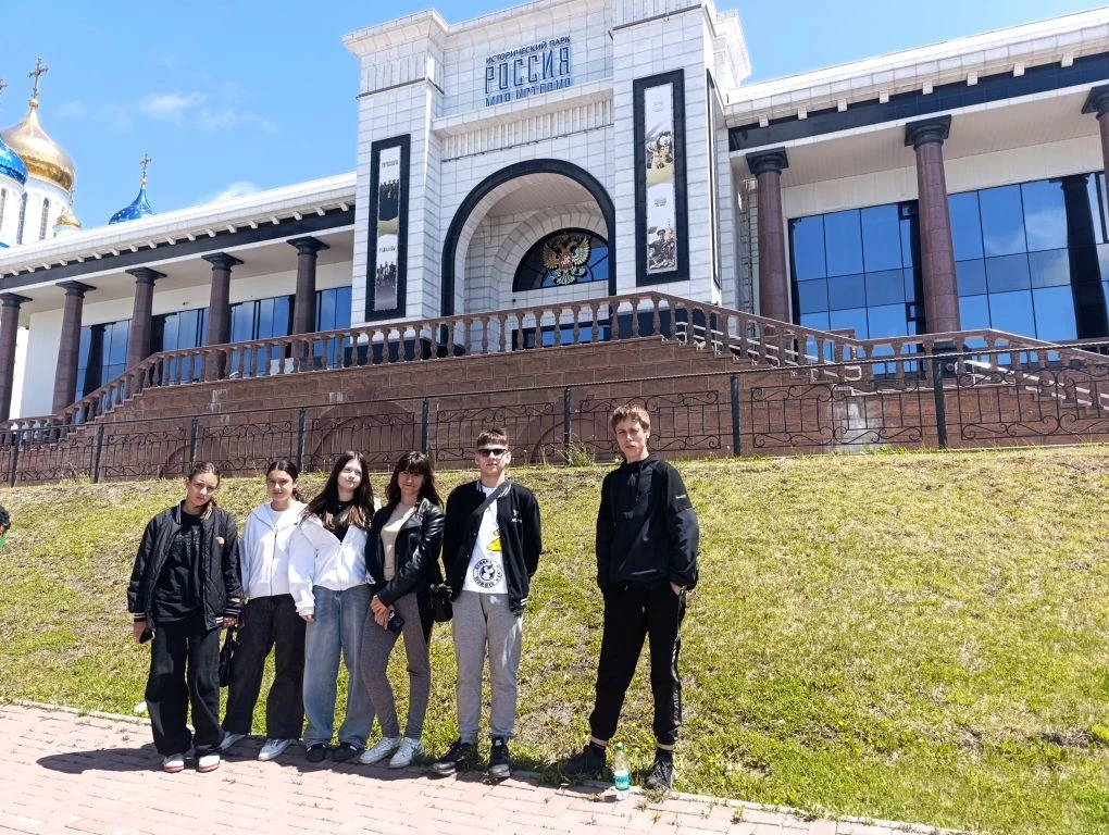 📍Следующей остановкой было посещение Музея Истории.

Ребята совершили захватывающее мультимедийное 