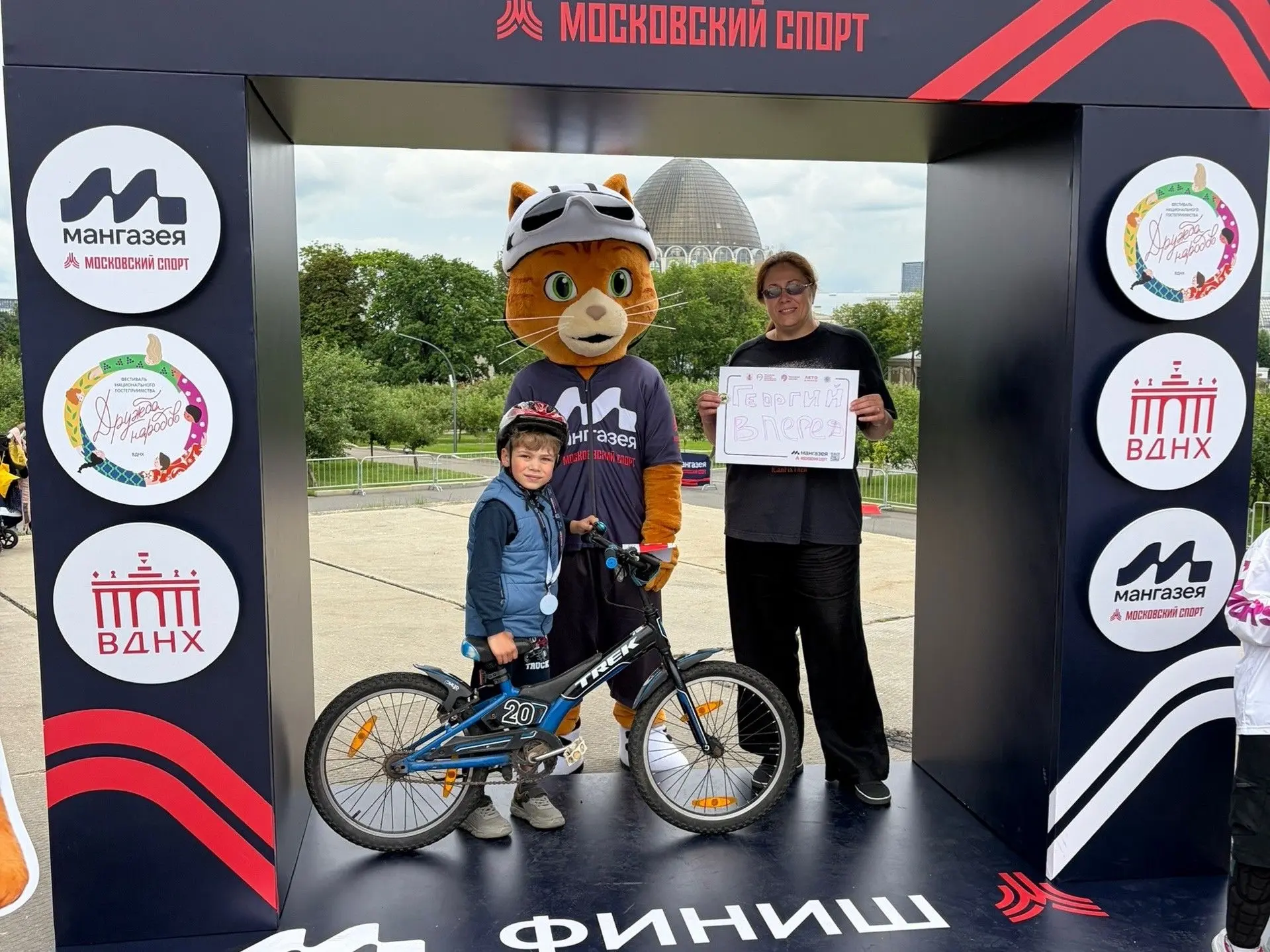 Летние истории ☀️

👍 Воспитанник нашей дошкольной группы Георгий не сидит на месте и участвует в ин