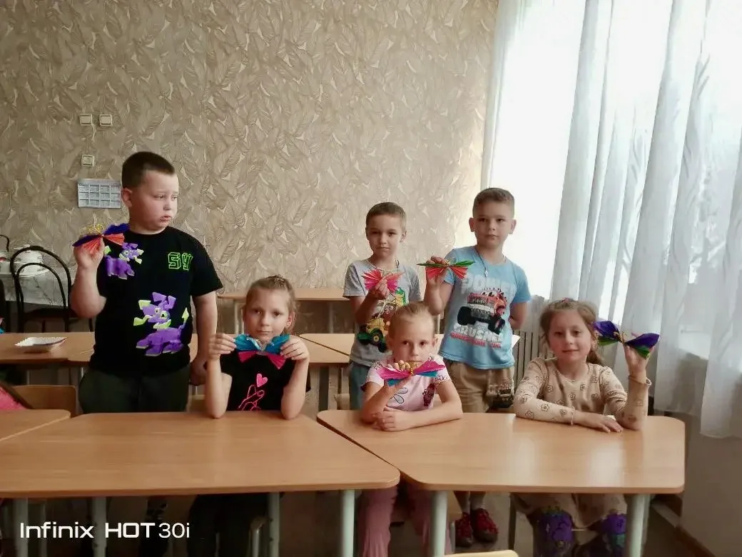 🦋 Вихрь красок и фантазии: наш День бабочек! 🦋
Сегодня в нашей мастерской настоящий праздник! Мы о