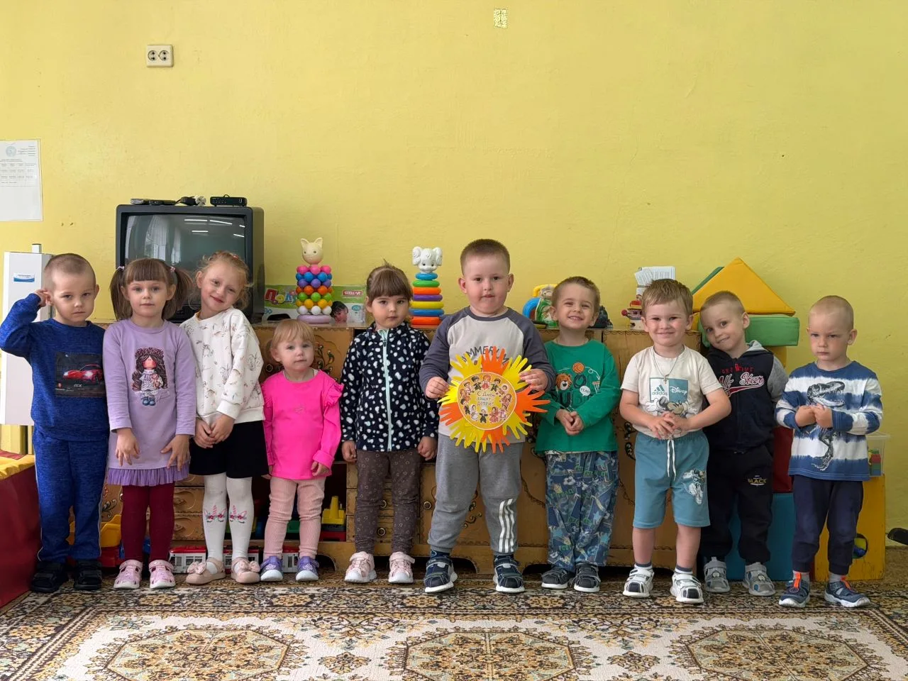 Сегодня в нашей младшей группе царила особая атмосфера радости и волшебства — мы отмеча...