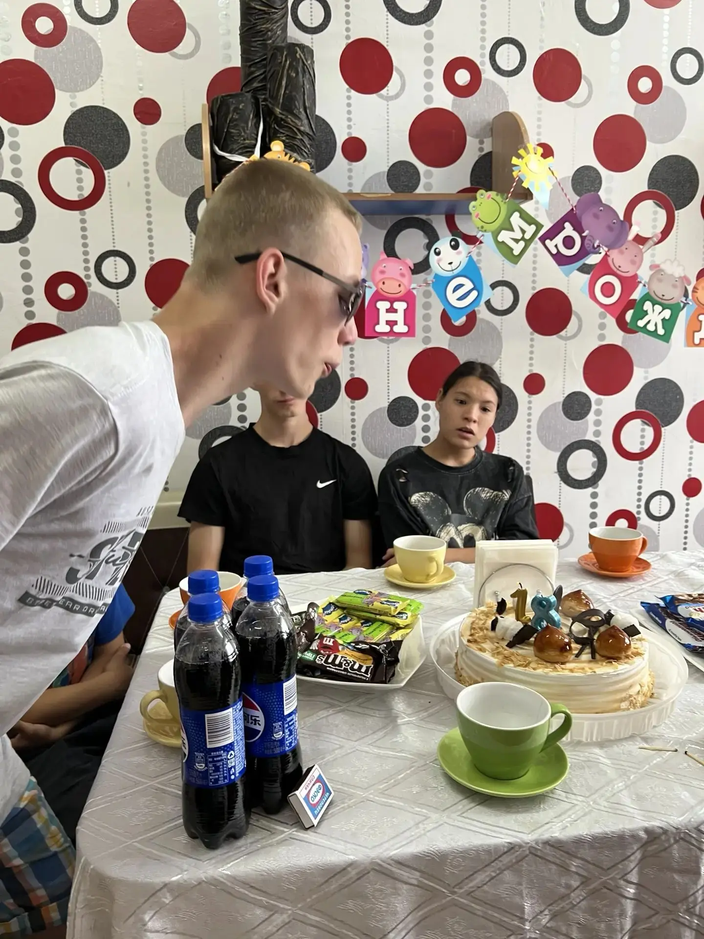 🎉Мне 18🎉
Да, вот наступил тот самый момент, который когда-то казался таким далеким! Сегодня я встр