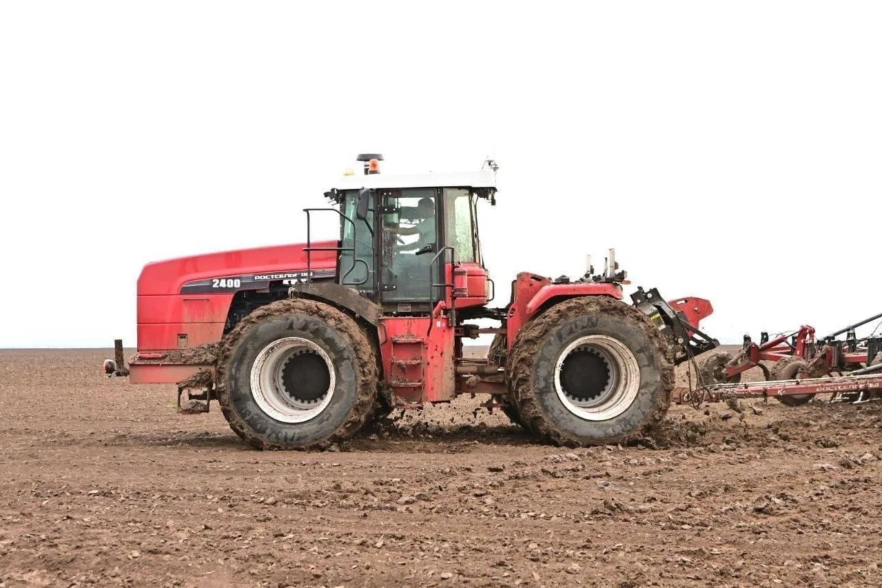 🚜 В этот день ровно три года назад ставропольские аграрии попали в Книгу рекордов России! 
 
Тракто