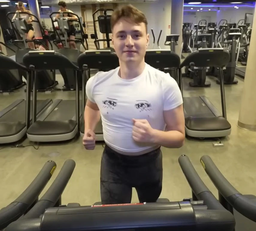 ЭТО НЕ Я, ЭТО НЕЙРОСЕТЬ, не верьте тиктокам это фейки всё.