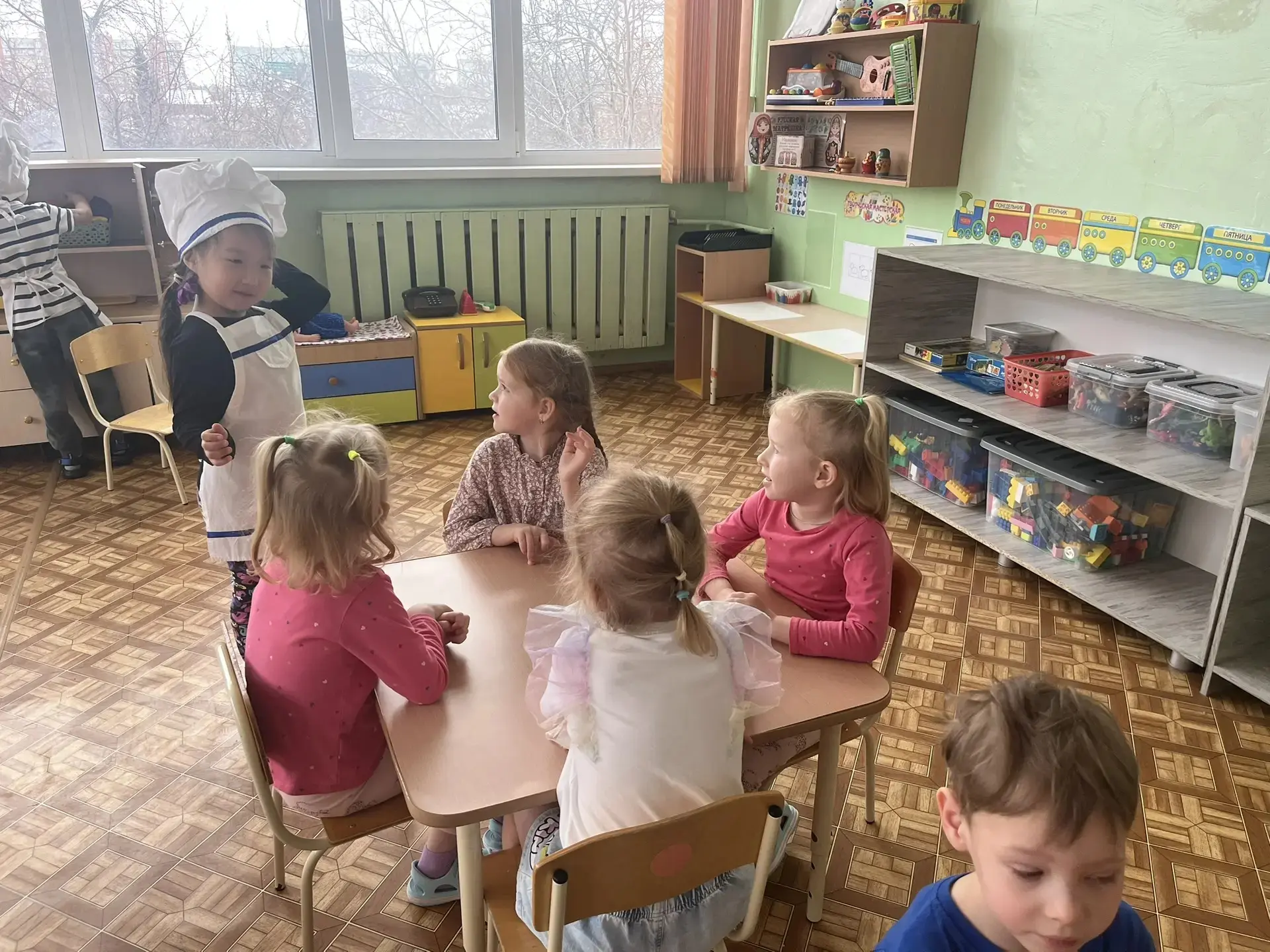 Вкусные уроки этикета: как ребята из средней группы №11 устроили свое собственное кафе
