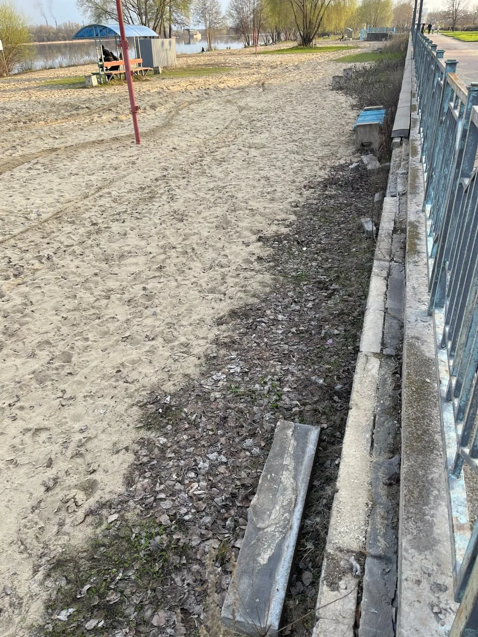 😡 Липчане снова жалуются на состояние городской набережной.  По словам местных жителей, территория г