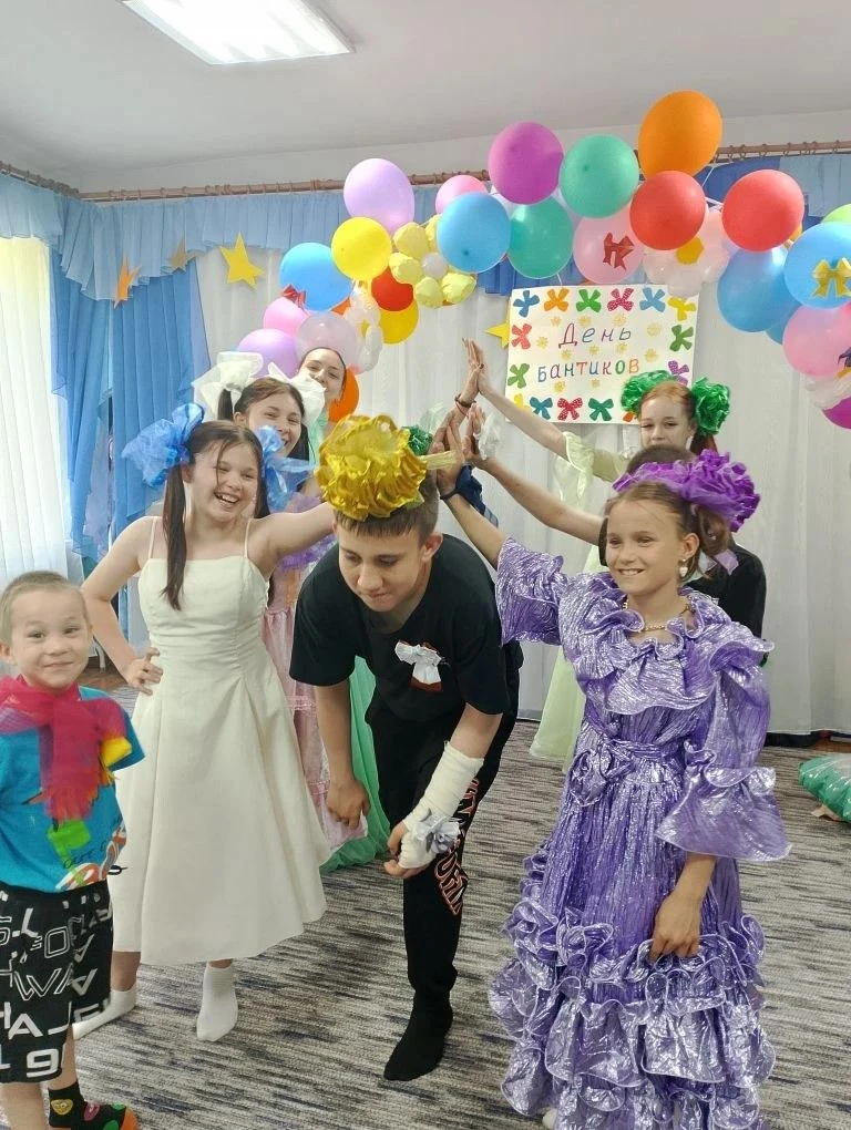 🎀 В Тындинском СРЦН прошел «День бантиков»! 🎀

Казалось бы, просто украшение для волос, но сколько