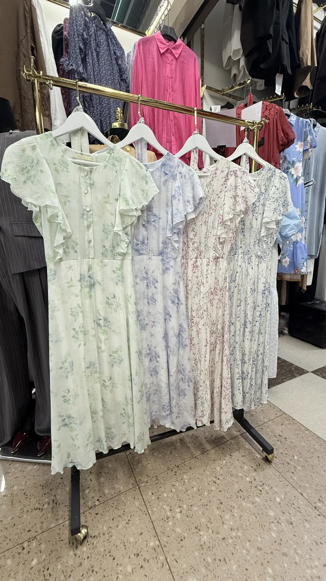 Люксовая платье 👗 
Размеры 42-44-46-48
Цена 1900₽ 

📦Доставка по РФ, РБ и СНГ(сдэк/почта/яндексдос