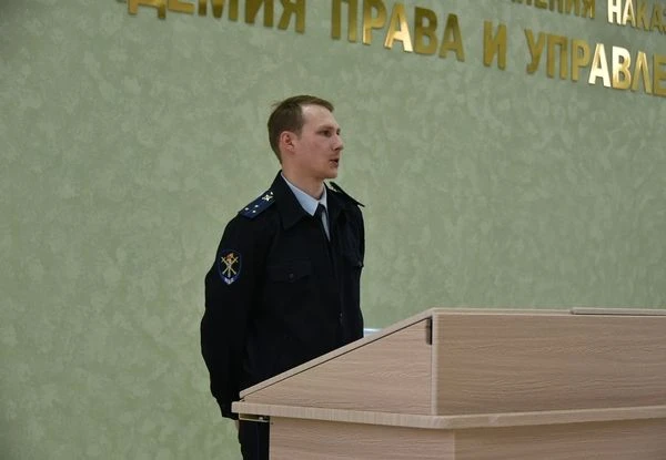 Курсантам академии рассказали, как не стать жертвой мошенников  В современном мире мошенничество при