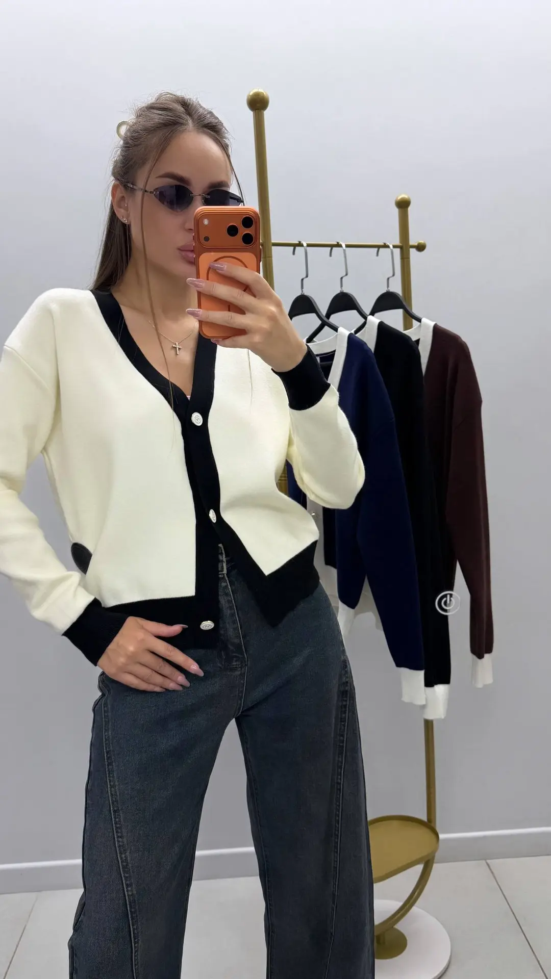 [кардиган]
.-1199₽ | one size 

colors: 4

[джинсы]
.-1999₽ | 25-30

[очки]
.-299₽❗️